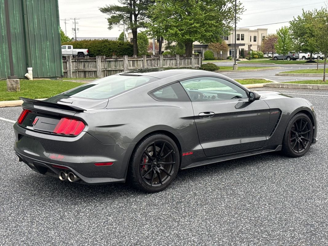 Used 2016 Ford Mustang Shelby GT350 w/ Track Package RWD image 8