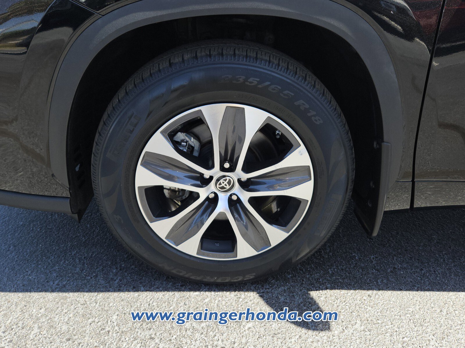 Used 2022 Toyota Highlander XLE image 9