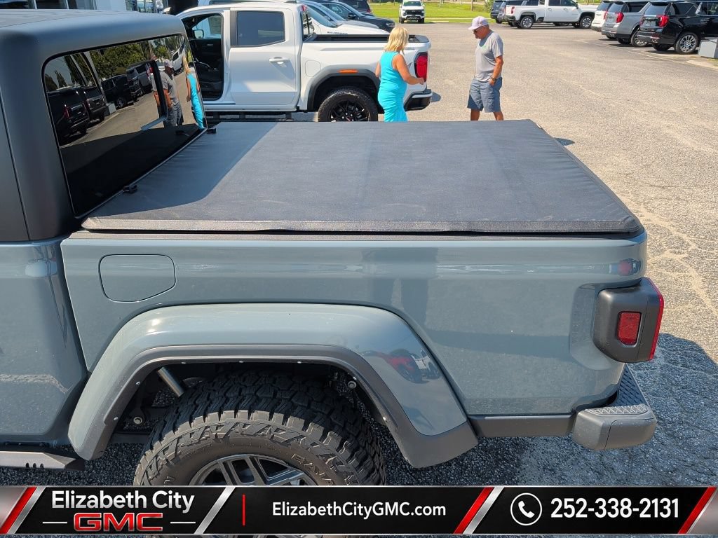 Used 2024 Jeep Gladiator Sport AWD/4WD image 6