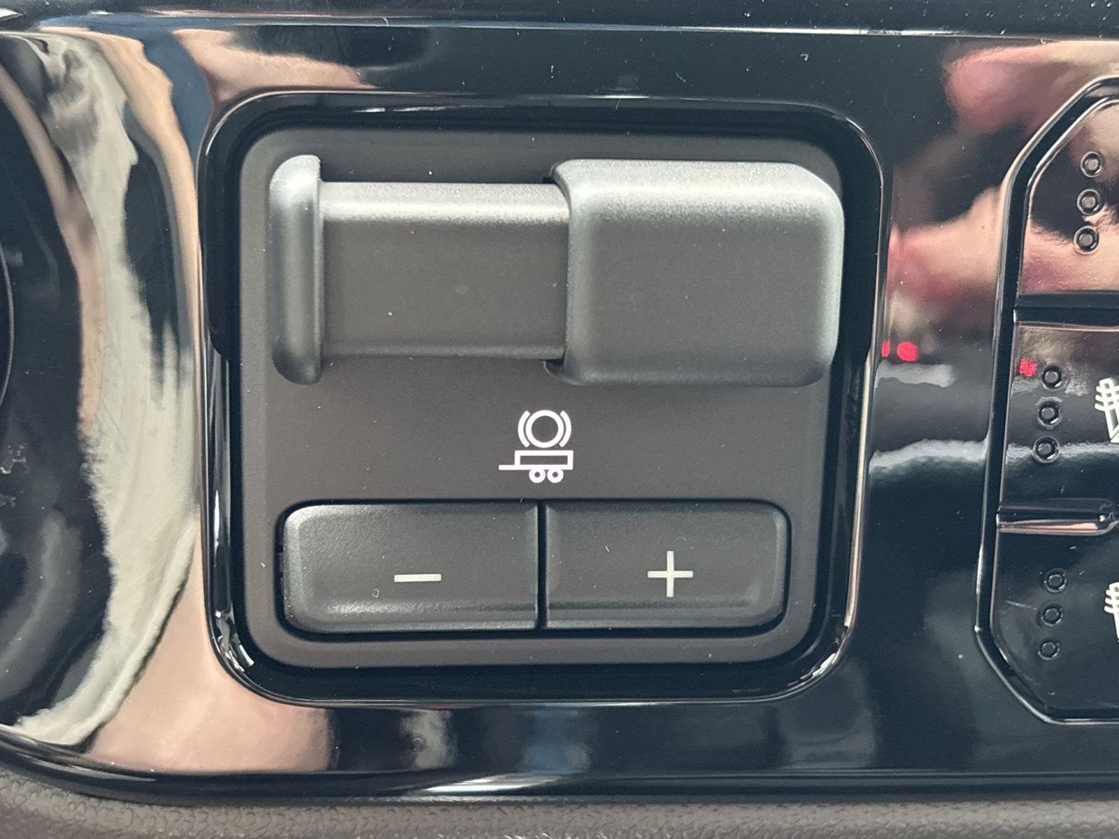 New 2026 GMC Sierra 1500 SLT w/ SLT Premium Plus Package image 14