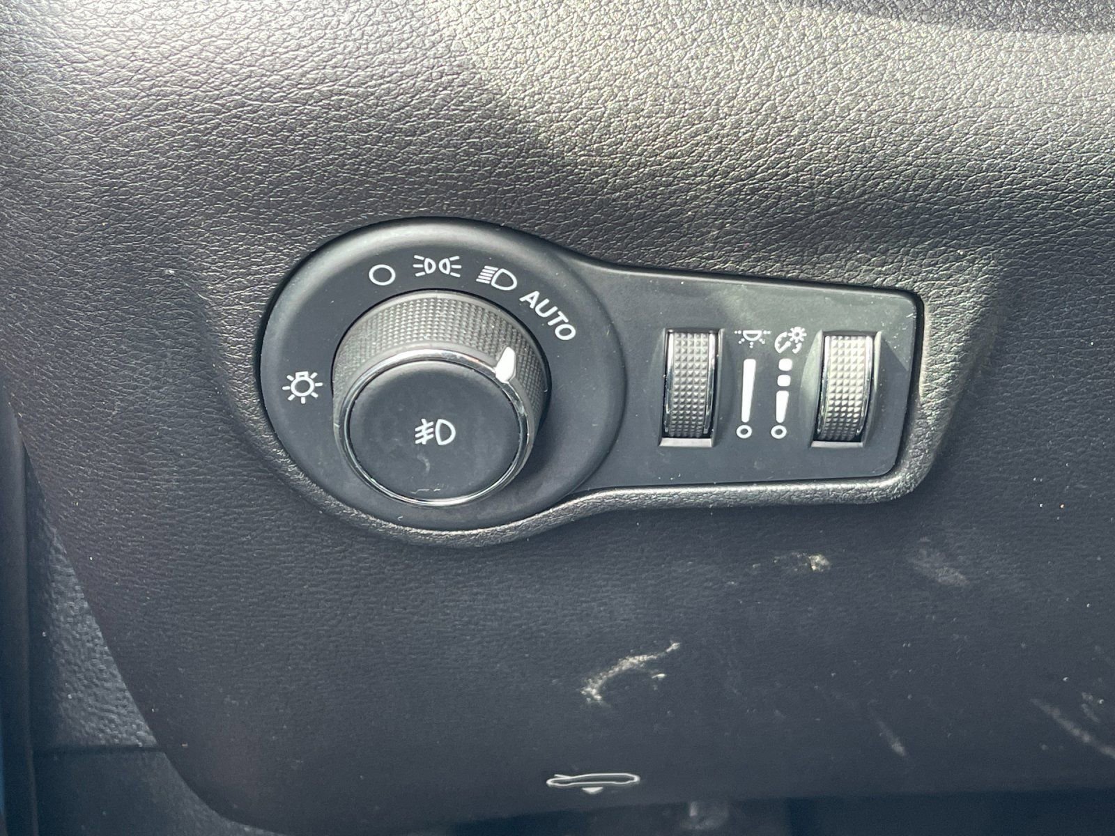 Used 2022 Jeep Compass Latitude image 30