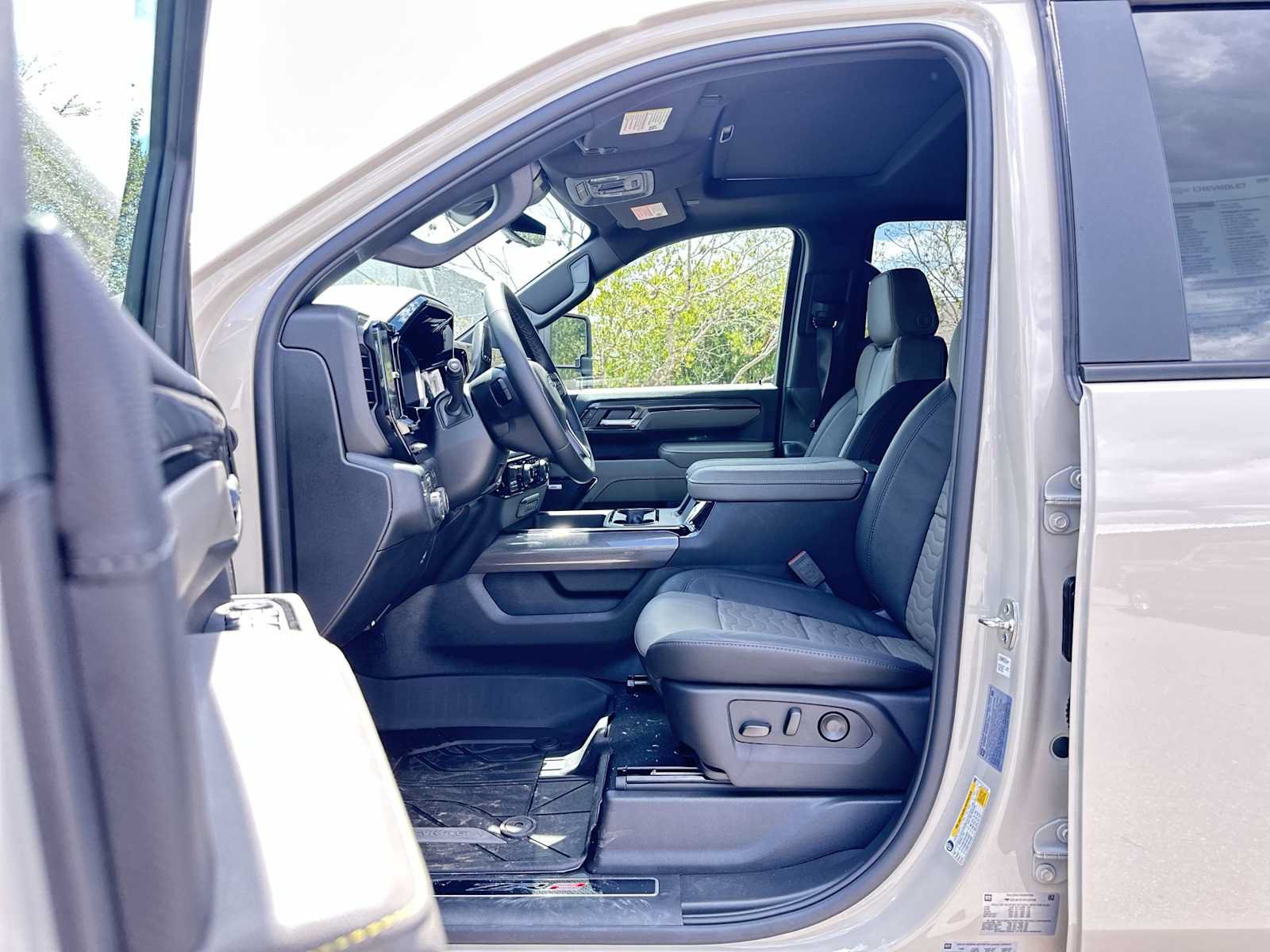 New 2026 Chevrolet Silverado 2500 ZR2 w/ LPO, Dark Essentials Package AWD/4WD image 2