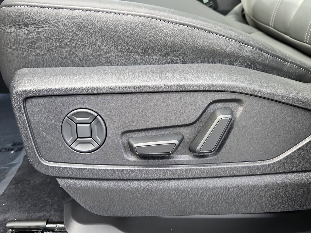 Certified 2025 Audi Q5 Premium Plus w/ Premium Plus image 12