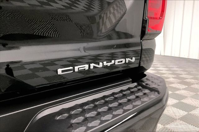 Used 2024 GMC Canyon Denali AWD/4WD image 9
