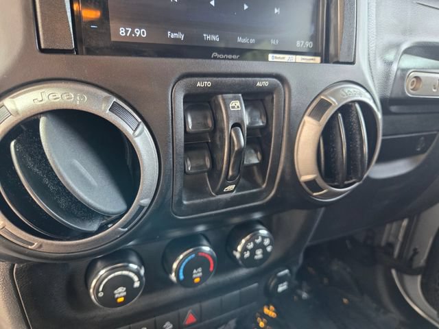 Used 2014 Jeep Wrangler Unlimited Sport w/ Quick Order Package 24S AWD/4WD image 25