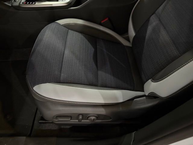 Used 2025 Buick Envista Preferred w/ Convenience I Package FWD image 22