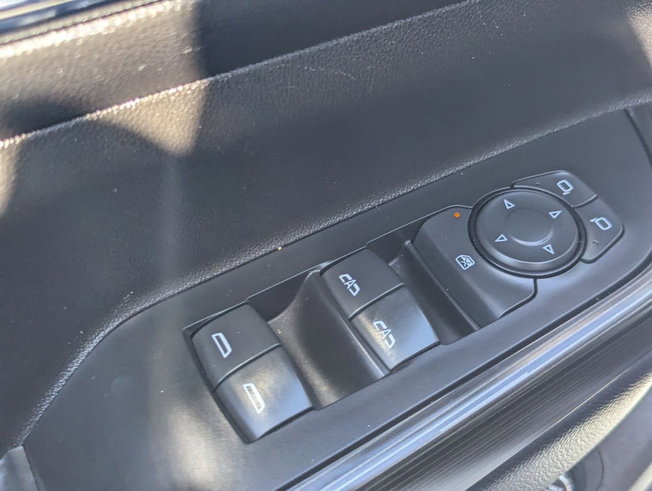 Used 2023 GMC Acadia SLT FWD image 22