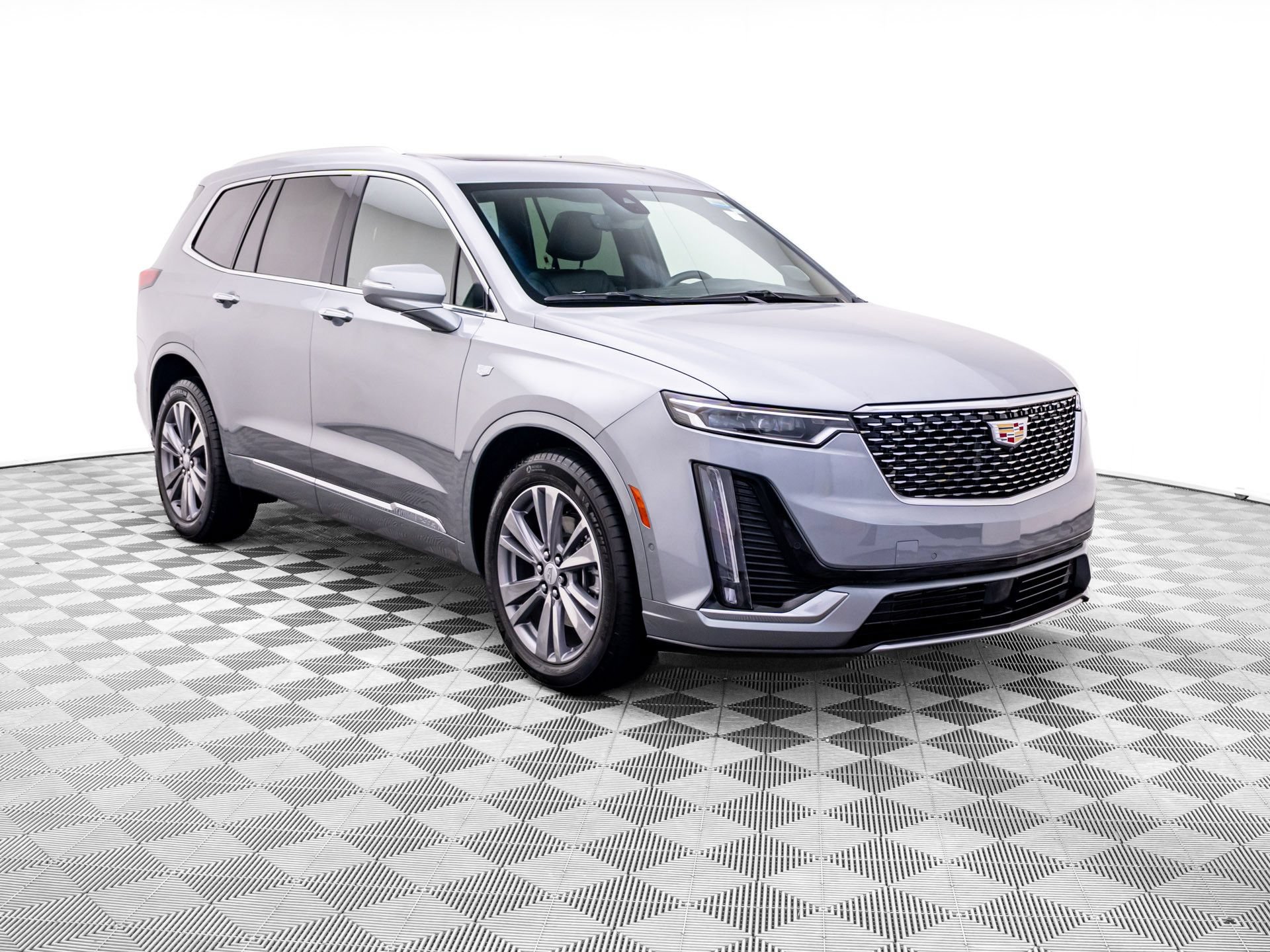 Certified 2025 Cadillac XT6 Premium Luxury w/ Platinum Package AWD/4WD image 9