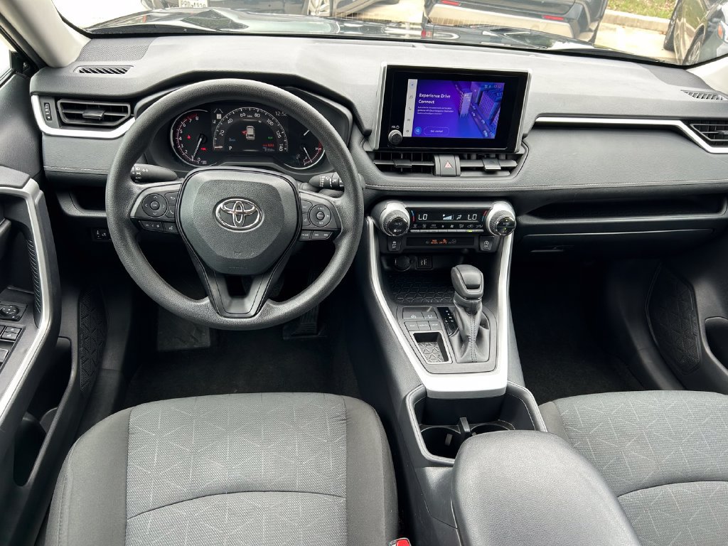Used 2025 Toyota RAV4 XLE FWD image 16