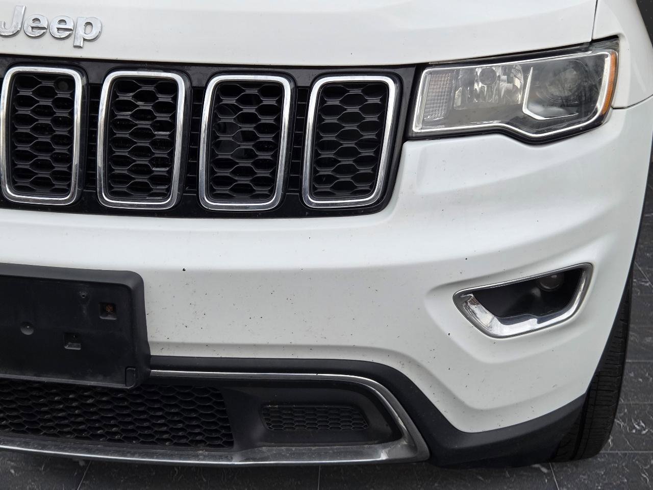 Used 2018 Jeep Grand Cherokee Limited AWD/4WD image 29