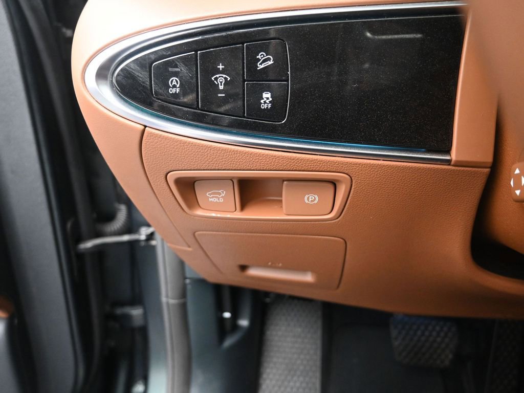 Used 2022 Genesis GV70 2.5T w/ Advanced Package image 16