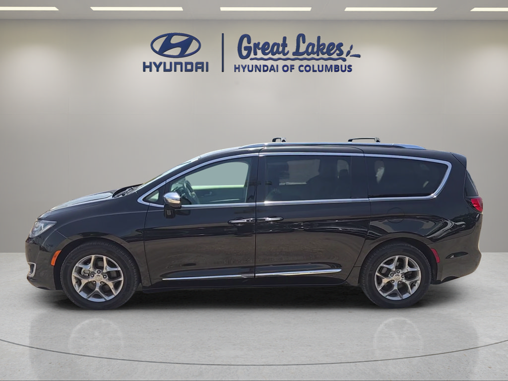 Used 2018 Chrysler Pacifica Limited FWD image 2