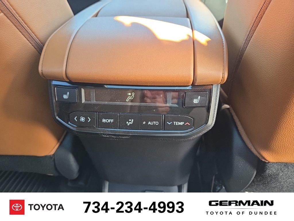 New 2026 Toyota Highlander Platinum image 30