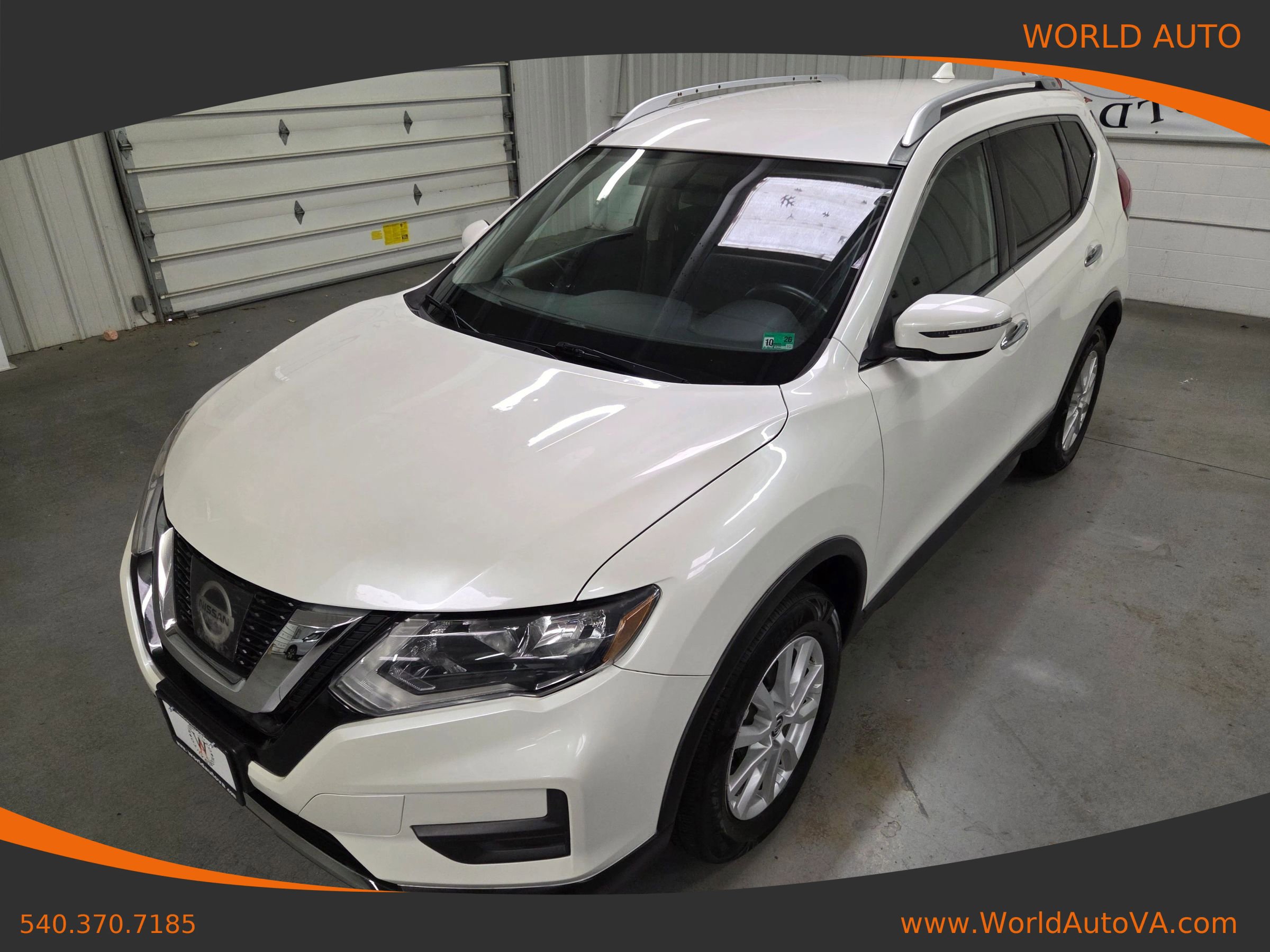 Used 2017 Nissan Rogue SV image 1