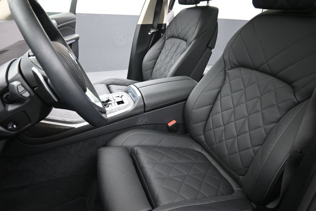New 2026 BMW X7 xDrive40i w/ Executive Package AWD/4WD image 12