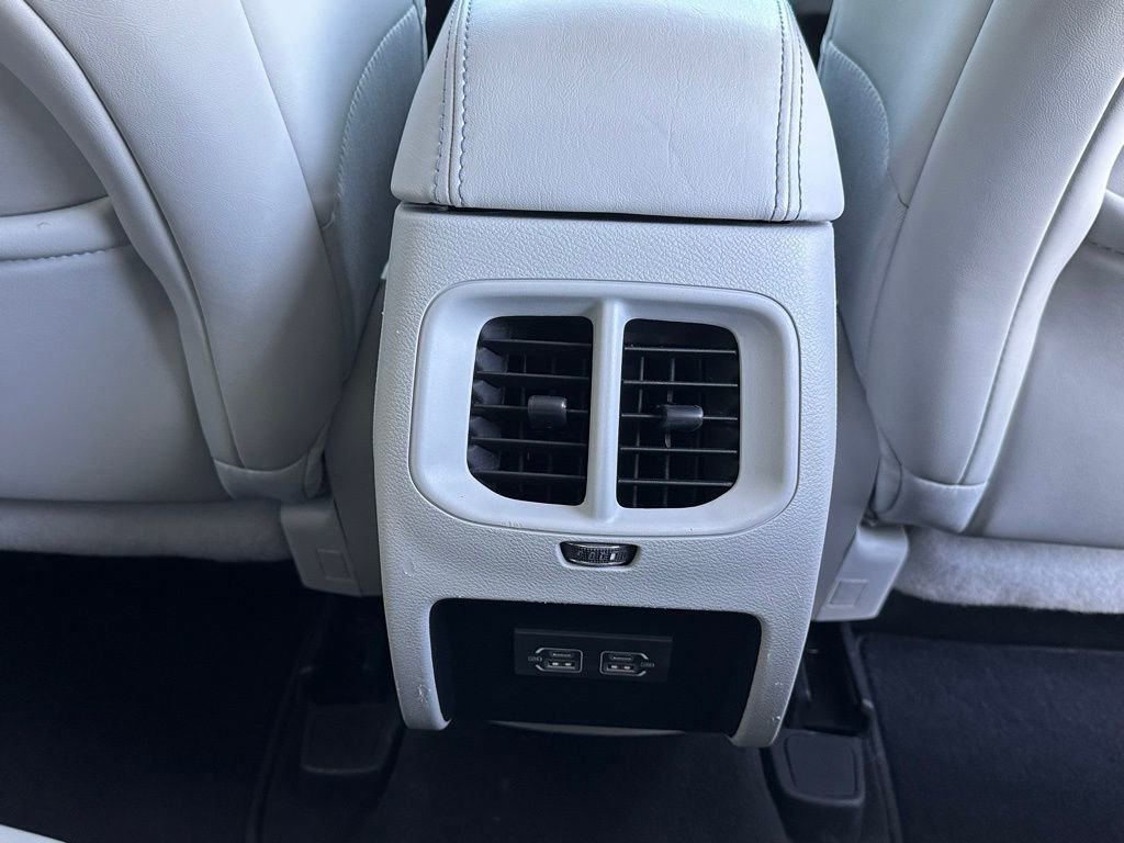 Used 2021 Jeep Cherokee Latitude Plus image 19