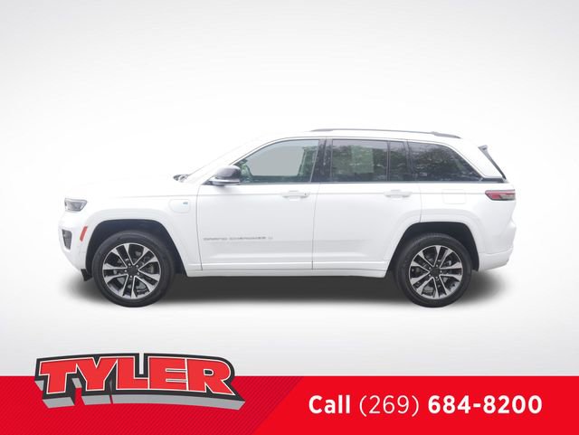Used 2022 Jeep Grand Cherokee Overland w/ Luxury Tech Group IV AWD/4WD image 4