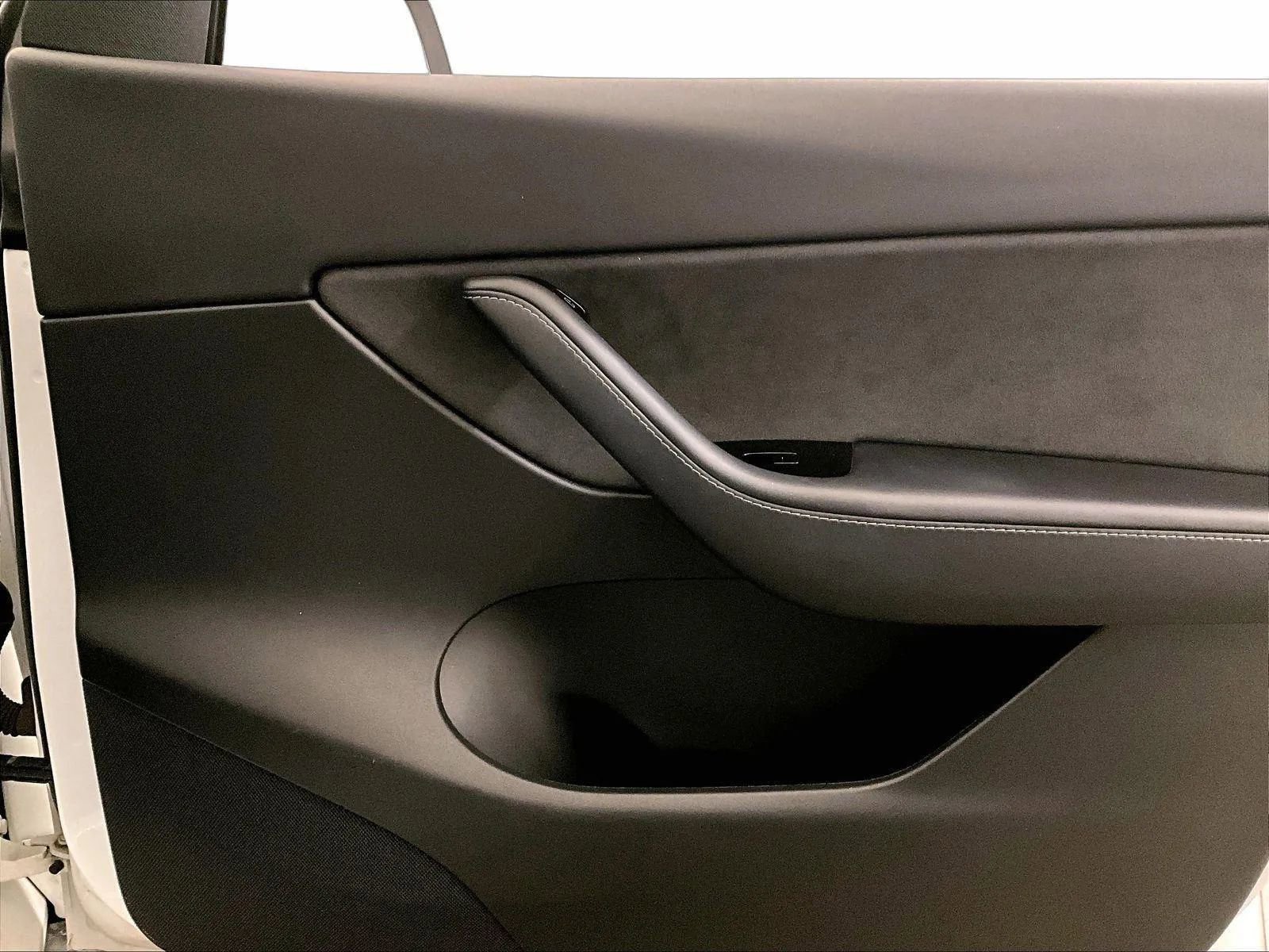 Used 2021 Tesla Model Y Long Range image 23