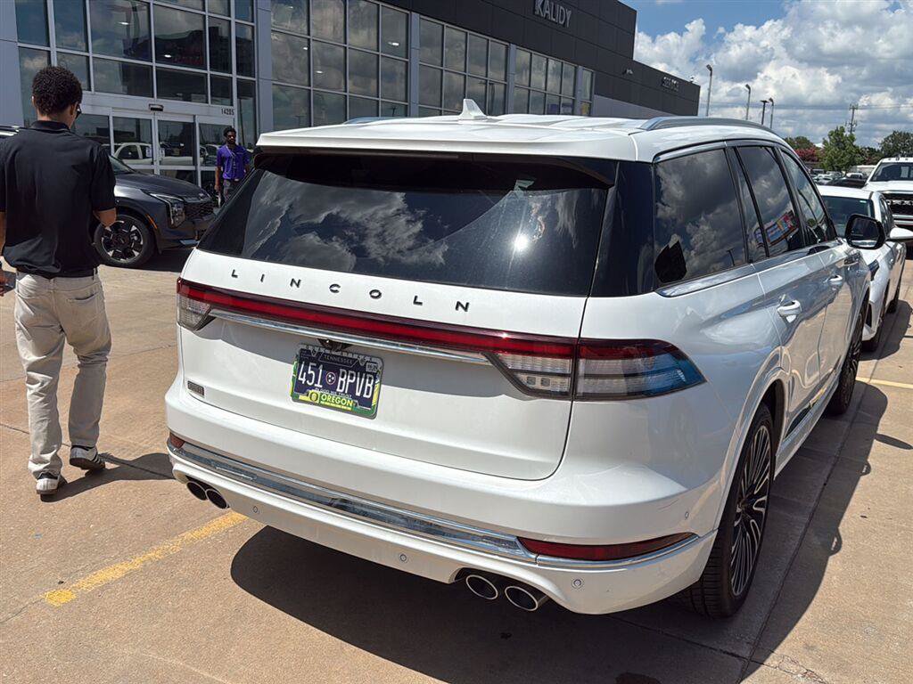 Used 2021 Lincoln Aviator Black Label AWD/4WD image 10