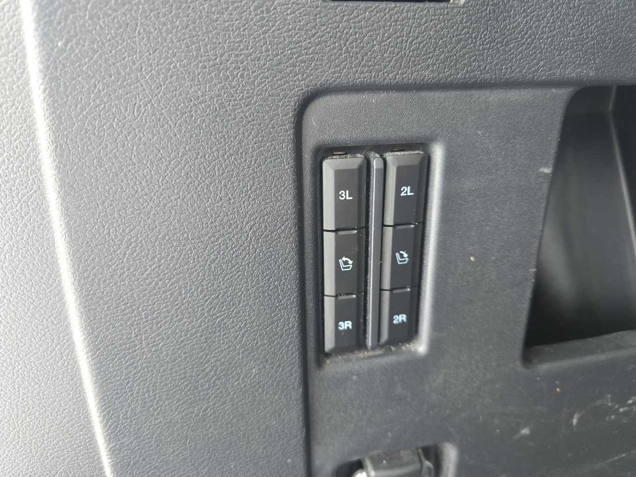 Used 2024 Ford Expedition Max XLT image 8