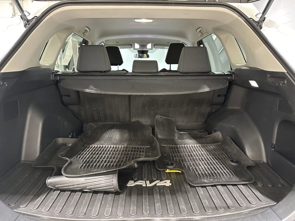 Used 2023 Toyota RAV4 LE image 15