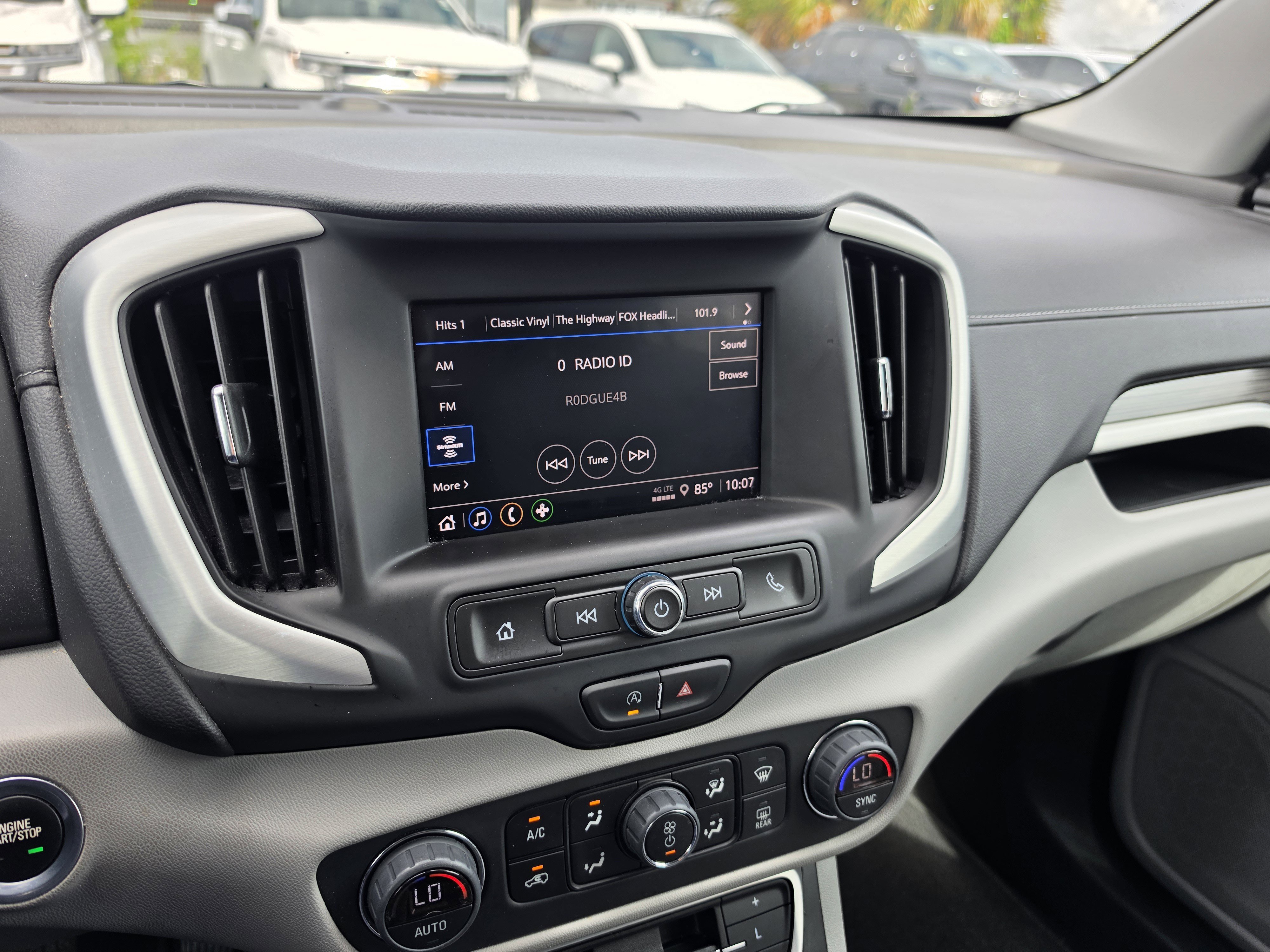Certified 2024 GMC Terrain SLE w/ Driver Convenience Package FWD image 22
