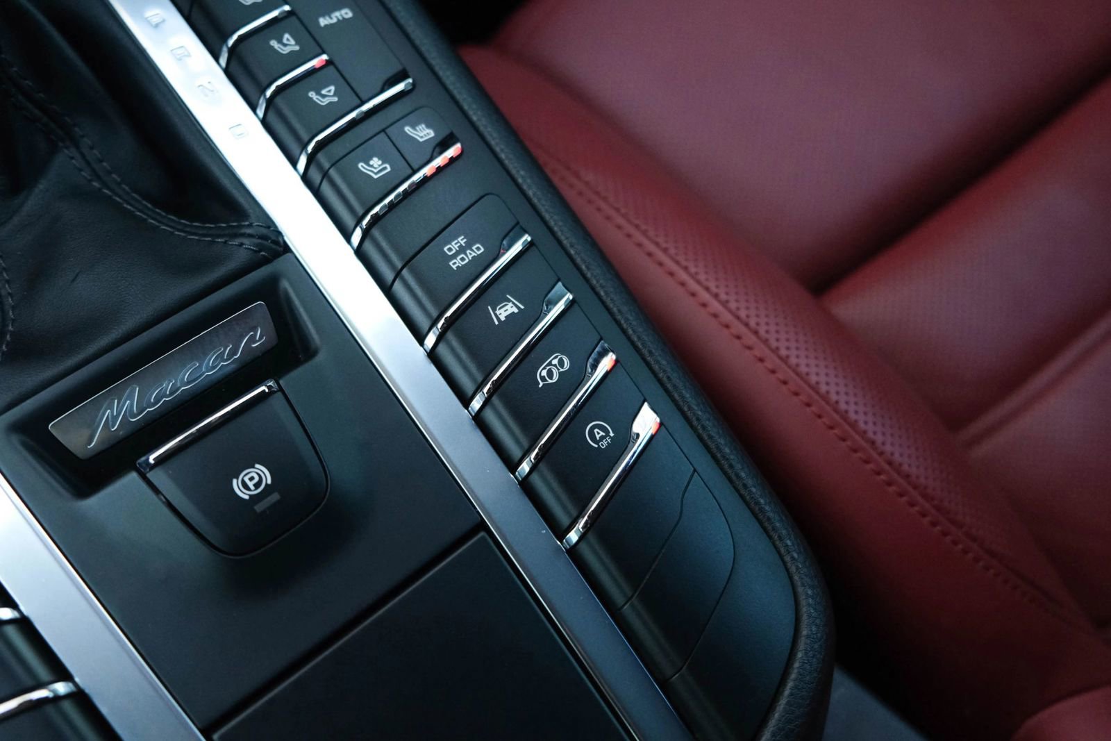 Used 2017 Porsche Macan GTS w/ Premium Package Plus image 37