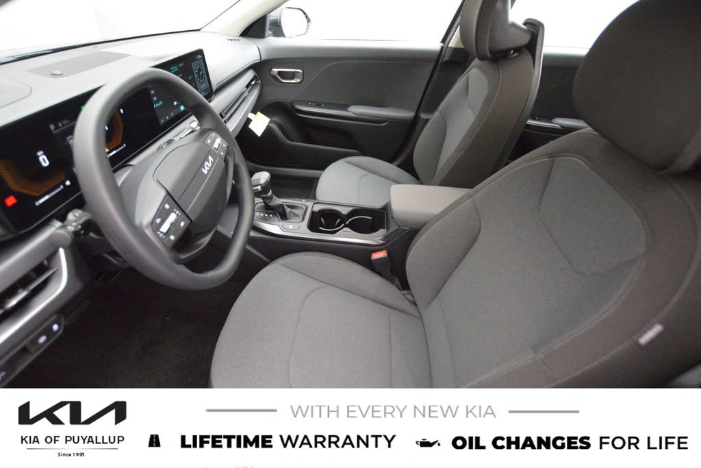 New 2025 Kia K4 LX image 10