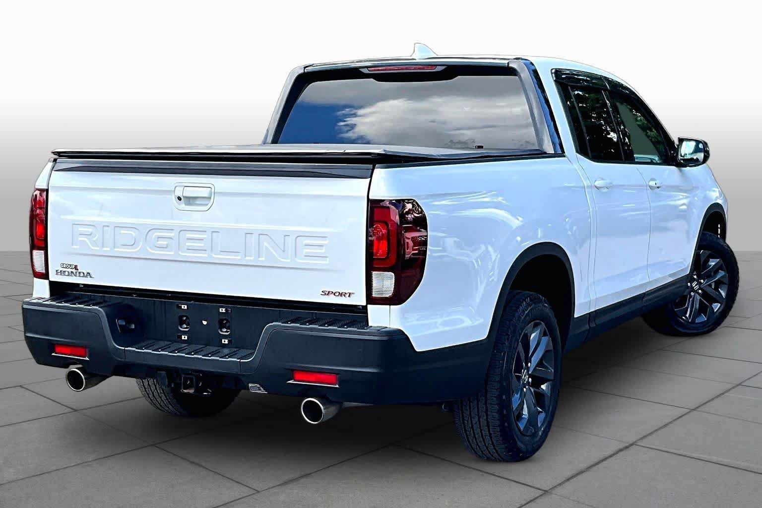 Used 2024 Honda Ridgeline Sport image 13