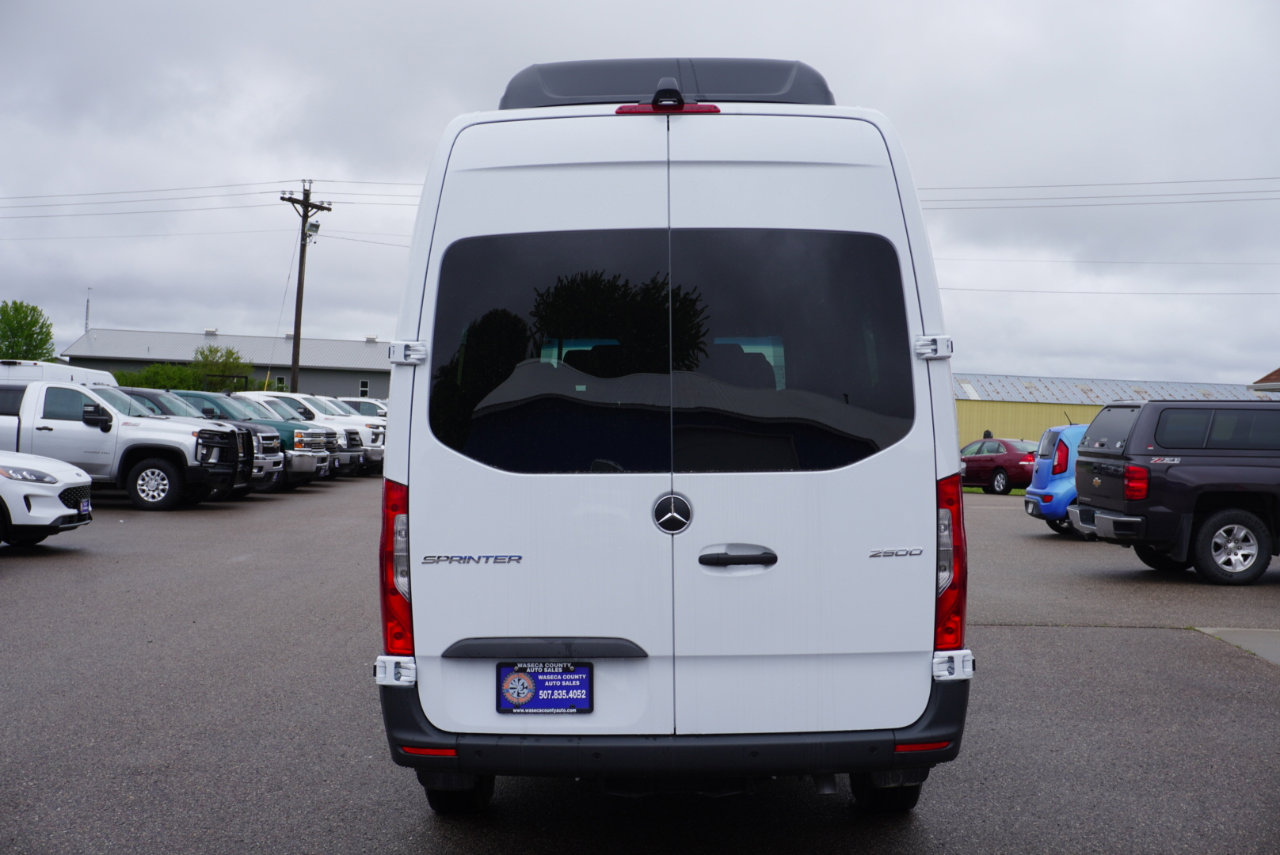 Used 2025 Mercedes-Benz Sprinter 2500 image 4