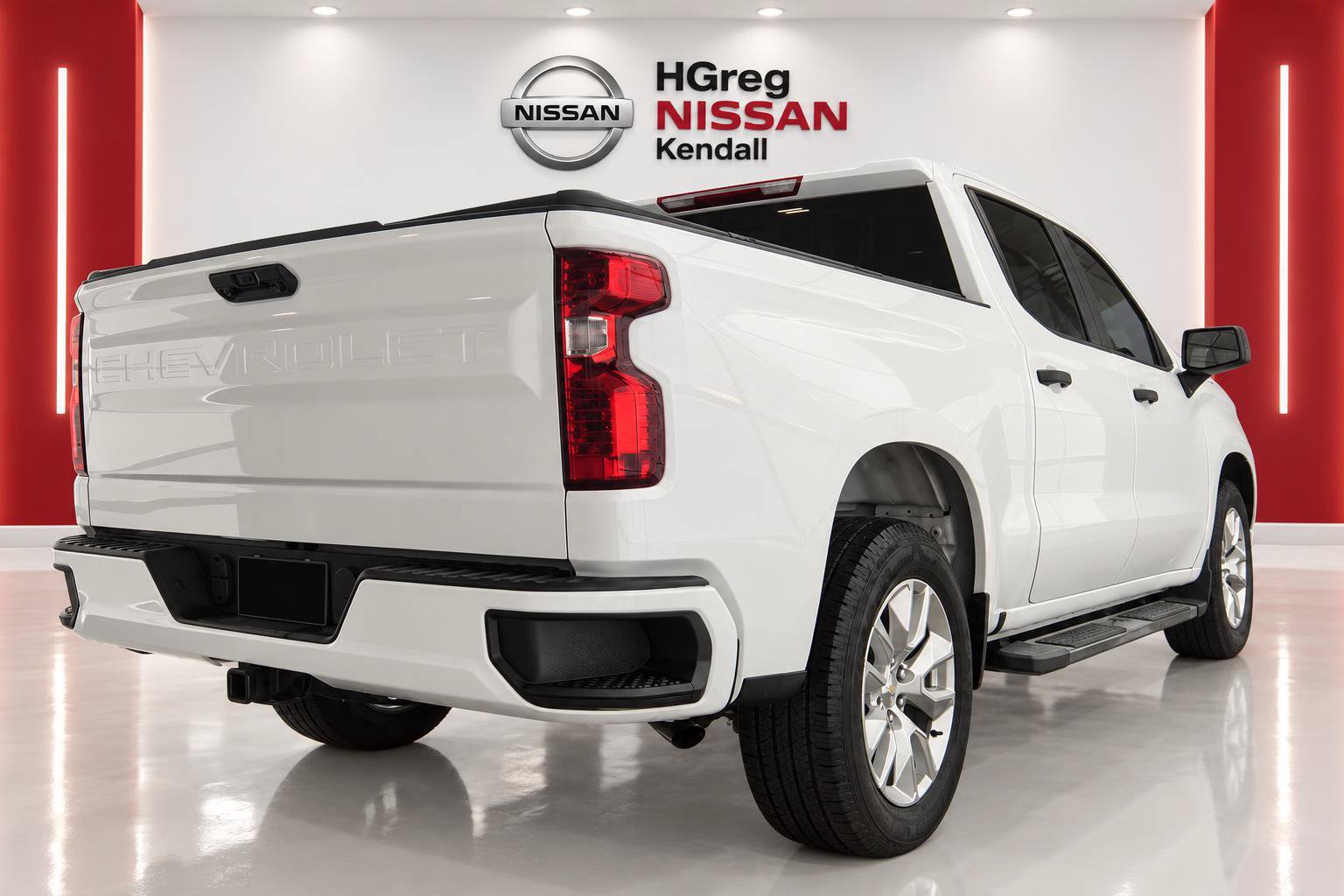 Used 2023 Chevrolet Silverado 1500 Custom RWD image 4