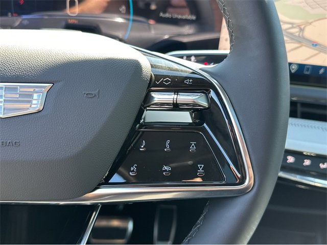 New 2025 Cadillac Optiq Luxury 1 image 22