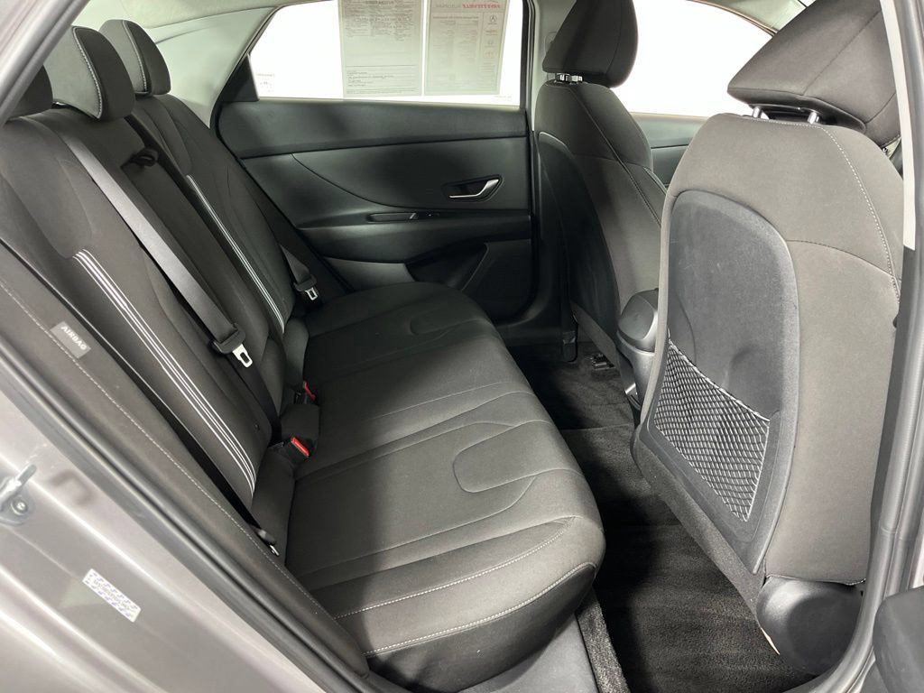 Used 2025 Hyundai Elantra SEL FWD image 8