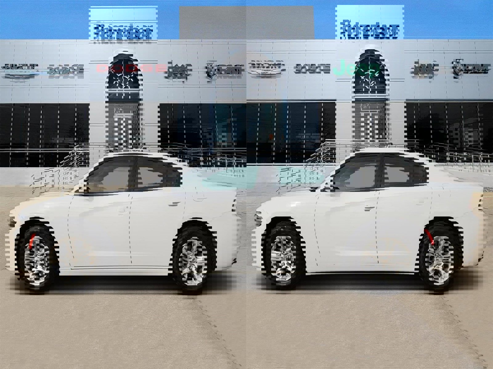 Used 2022 Dodge Charger SXT image 3