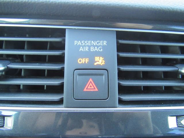 Used 2019 Volkswagen Golf SE image 38