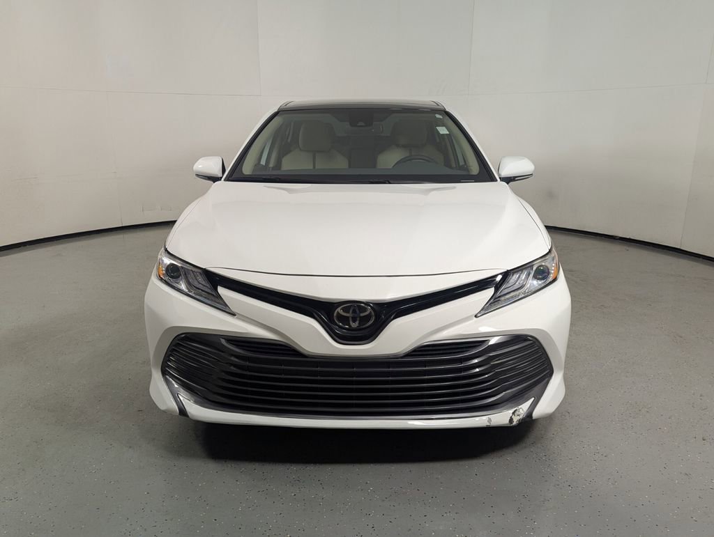 Used 2020 Toyota Camry XLE video 2
