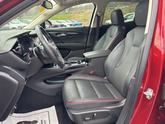 Used 2023 Buick Envision Essence w/ Sport Touring Package AWD/4WD image 9