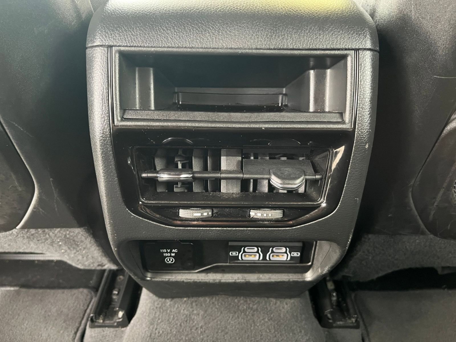 Used 2023 Jeep Grand Cherokee Altitude image 24