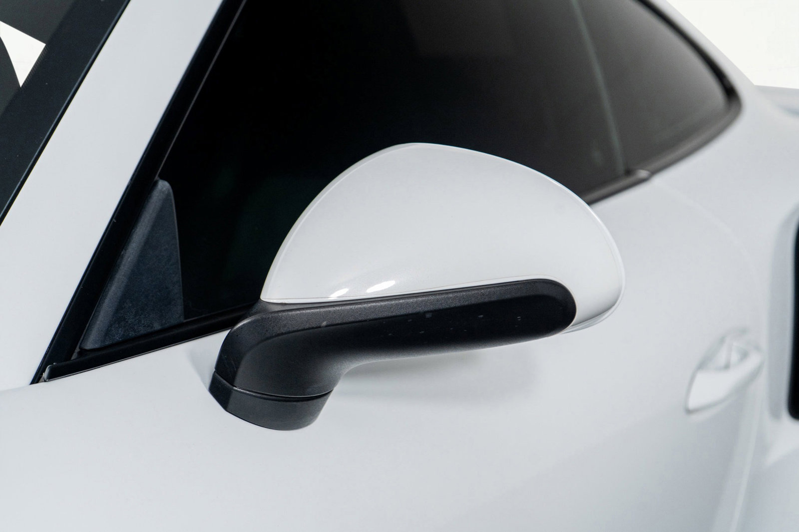 Used 2017 Porsche 911 Turbo image 27