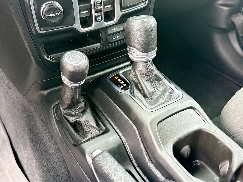 Used 2023 Jeep Wrangler Unlimited w/ Cold Weather Group AWD/4WD image 18