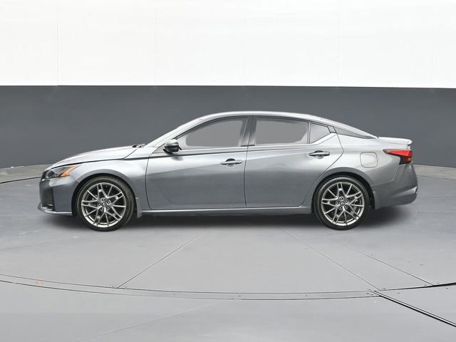 Used 2023 Nissan Altima 2.0 SR FWD image 9