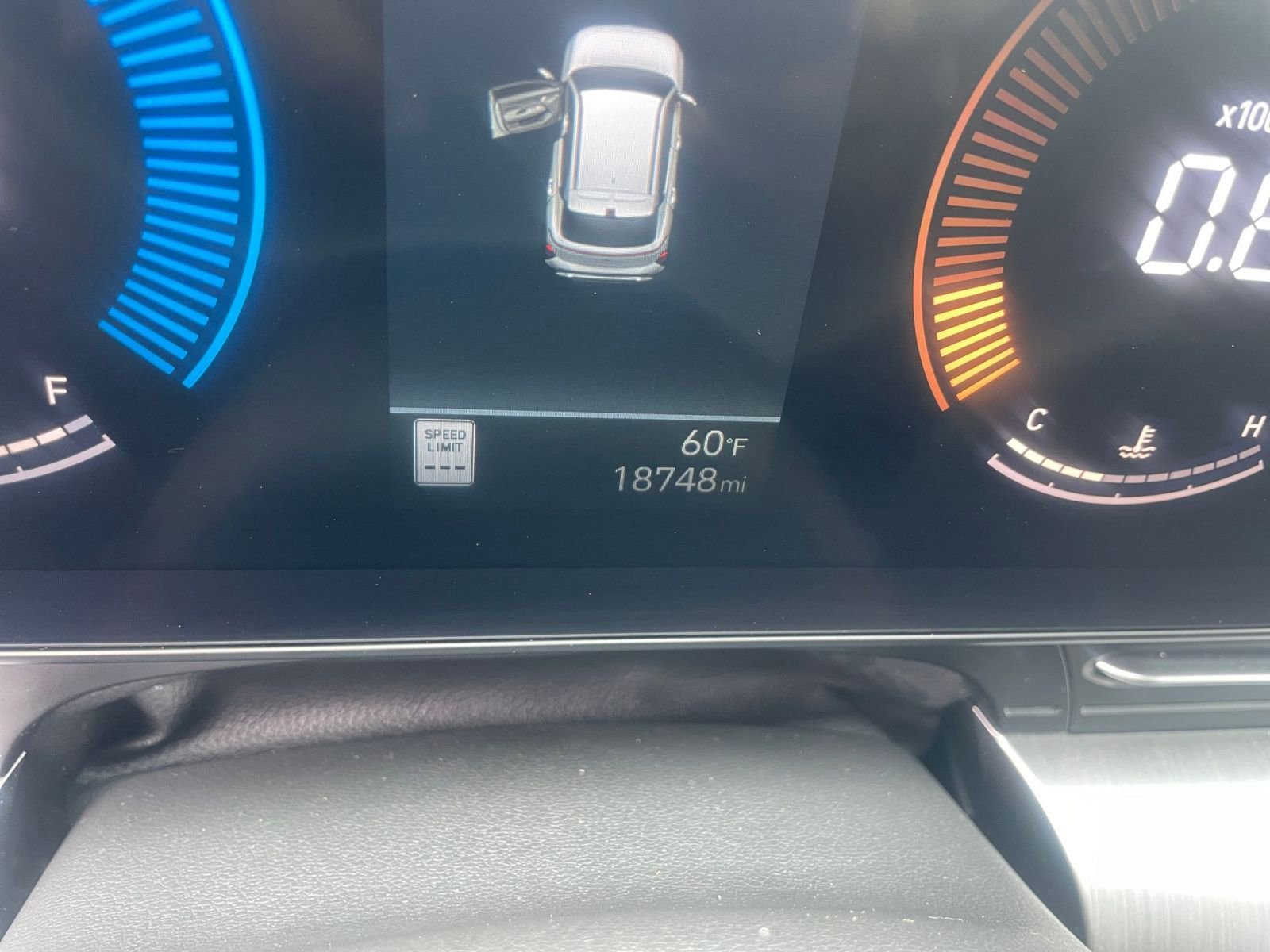 Used 2025 Hyundai Kona SEL image 41