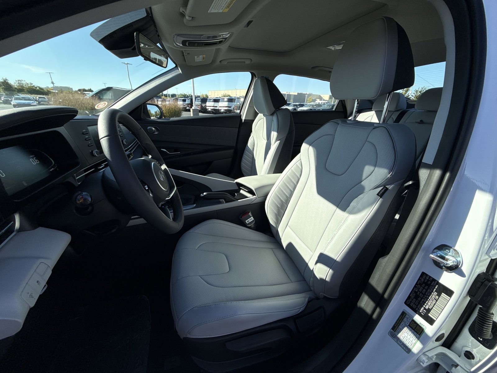 New 2026 Hyundai Elantra SEL Sport FWD image 11
