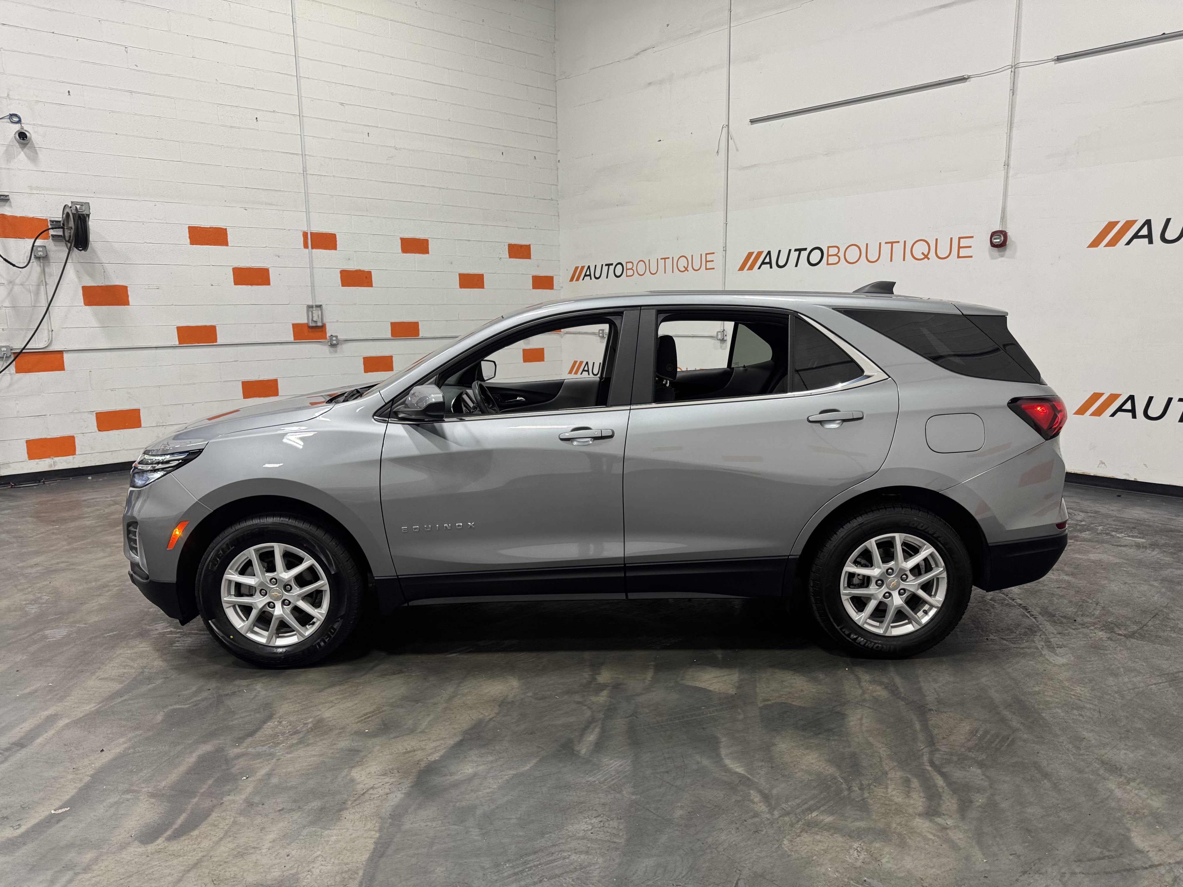 Used 2023 Chevrolet Equinox LT AWD/4WD image 9