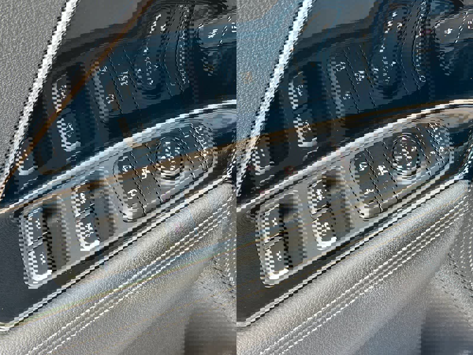 Used 2022 Kia Niro EX Premium image 14