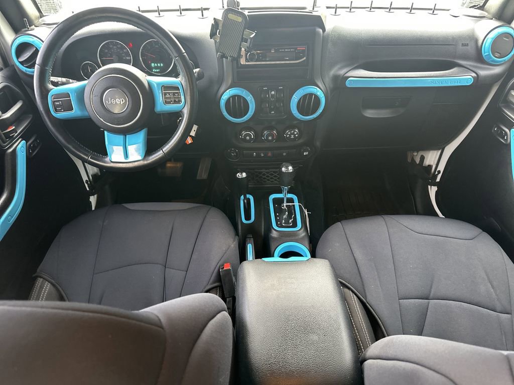 Used 2017 Jeep Wrangler Unlimited Sahara image 22