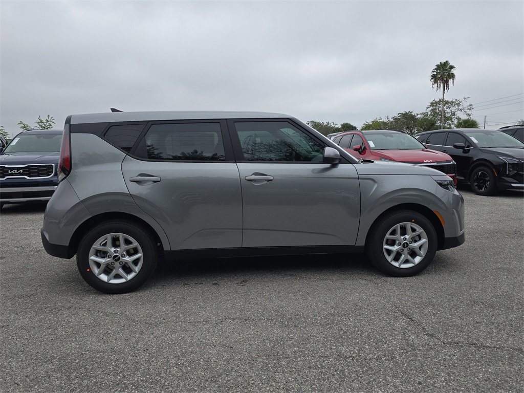 New 2025 Kia Soul LX image 9