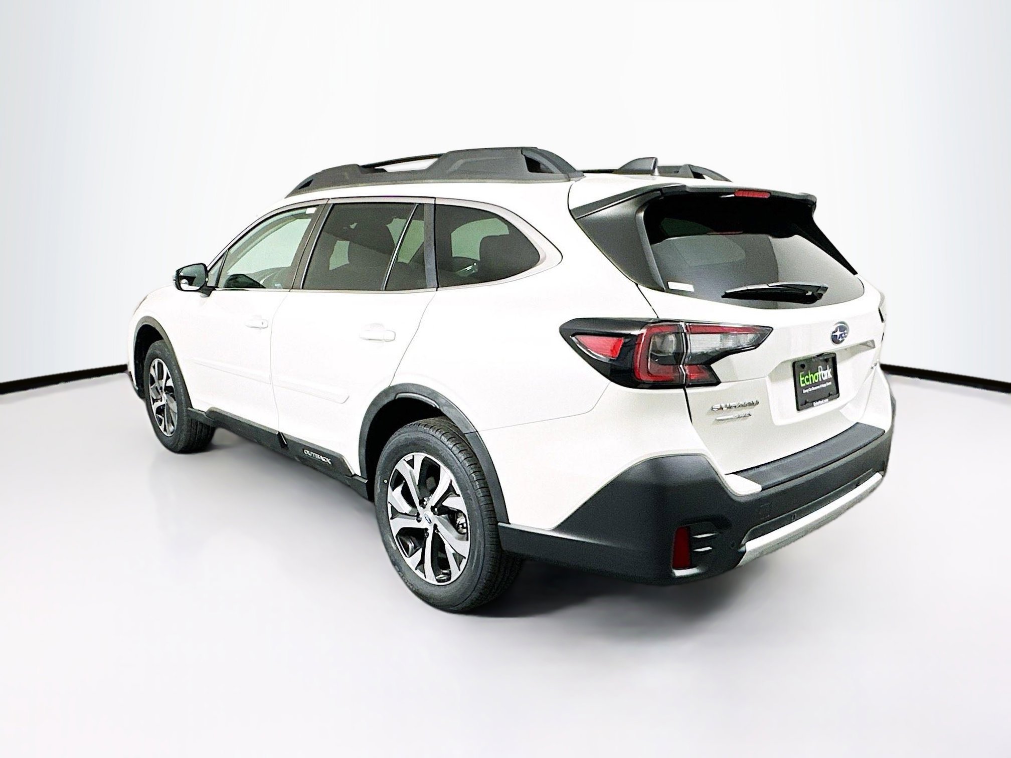 Used 2022 Subaru Outback Limited AWD/4WD image 5