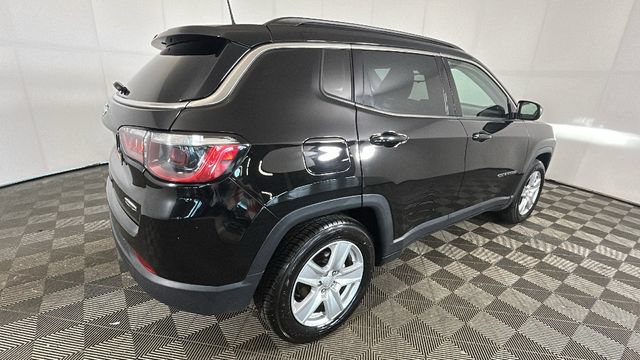 Used 2022 Jeep Compass Latitude FWD image 2