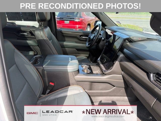 Used 2025 GMC Yukon AT4 AWD/4WD image 12